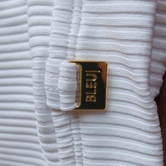 𝅺BLEU Rod Beattie cap sleeve ribbed bikini top, NWT Sz 12, sold out - Picture 3 of 5